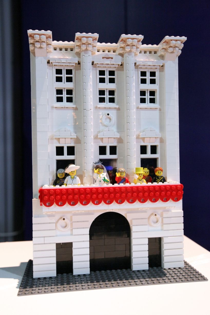 Lego Brick City - Buckingham Palace  BoxMash