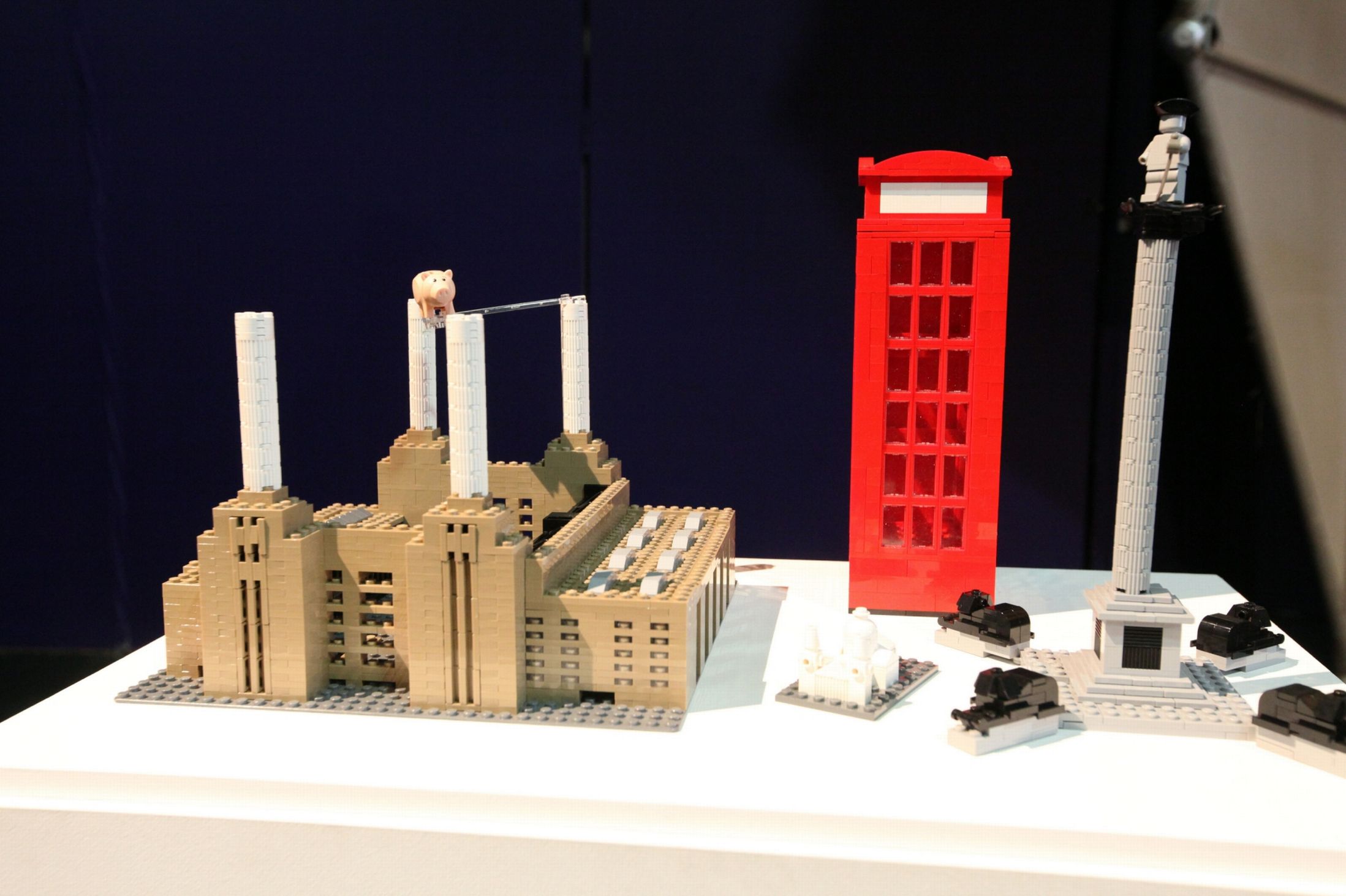 Lego Brick City - London monuments  BoxMash