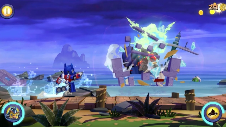 First look at Angry Birds Transformers in action!