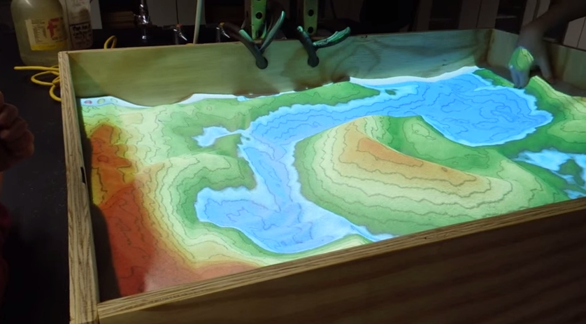 Minecraft for real – a sandbox game made from sand